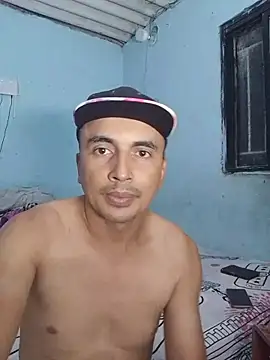 miroqui143 online show from October 13, 2025, 11:49 pm