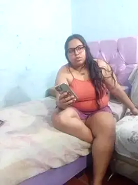 miroqui143 online show from February 17, 2026, 12:40 am