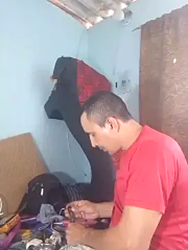 miroqui143 online show from April 30, 2026, 4:46 pm