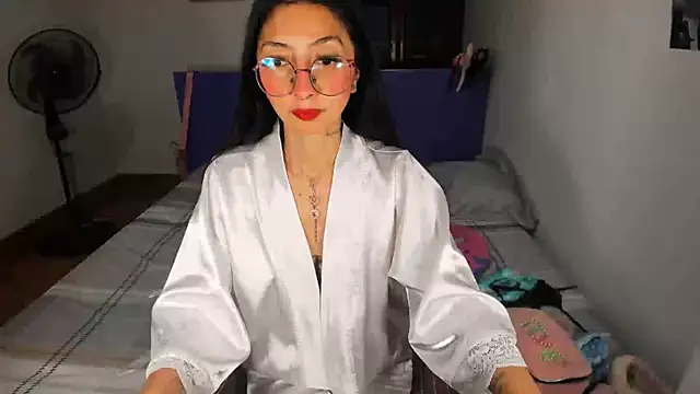 Anais lux online show from May 15, 2026, 11:45 pm