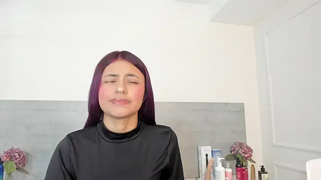 Snapshot of sunnyWhitee chatting on April 27, 2026, 7:23 pm sunnyWhitee online show from April 27, 2026, 7:23 pm
