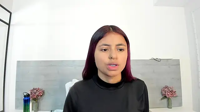 Snapshot of sunnyWhitee chatting on June 1, 2026, 7:15 pm sunnyWhitee online show from June 1, 2026, 7:15 pm