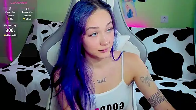 Im suka online show from October 7, 2025, 2:53 am