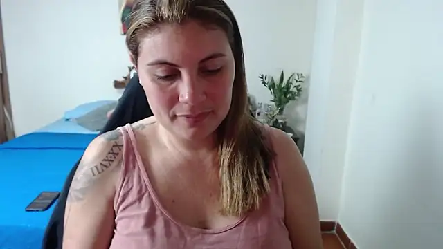 Secret Bella online show from November 18, 2025, 11:25 am