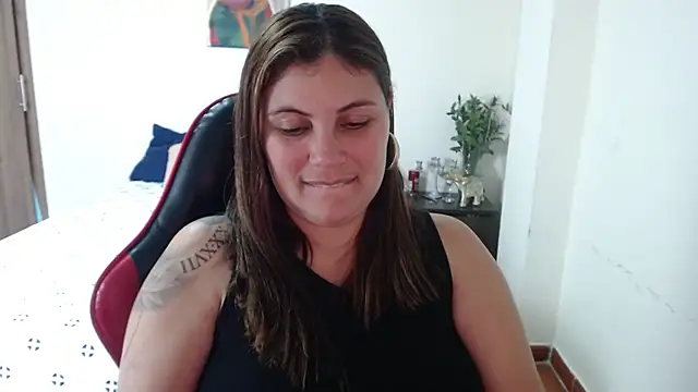 Secret Bella online show from January 14, 2026, 10:47 pm