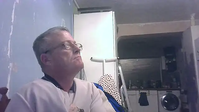 hefin18 online show from December 18, 2025, 11:00 pm