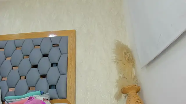 crystal sm online show from February 27, 2026, 3:06 am