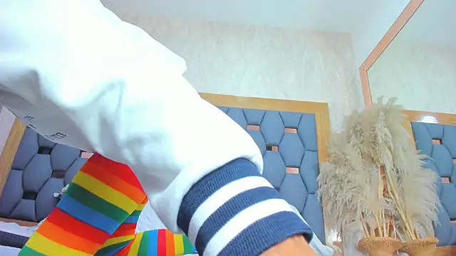 crystal sm online show from March 6, 2026, 3:14 am