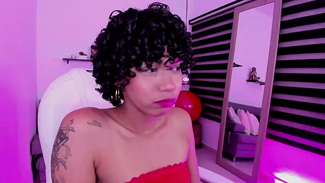 Snapshot of aitana_kahlo chatting on November 30, 2025, 7:51 pm aitana kahlo online show from November 30, 2025, 7:51 pm