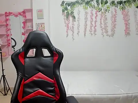 Liana hot12 online show from October 15, 2025, 1:33 pm