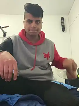 Snapshot of Noam7080z chatting on March 4, 2026, 8:42 am Noam7080z online show from March 4, 2026, 8:42 am