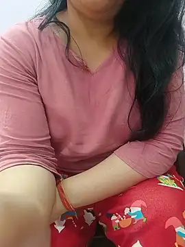 Snapshot of roshni_agrawal0 chatting on June 17, 2026, 9:12 am roshni agrawal0 online show from June 17, 2026, 9:12 am