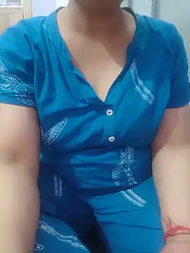 Snapshot of roshni_agrawal0 chatting on June 18, 2026, 9:36 am roshni agrawal0 online show from June 18, 2026, 9:36 am