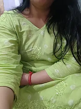 Snapshot of roshni_agrawal0 chatting on June 20, 2026, 7:55 am roshni agrawal0 online show from June 20, 2026, 7:55 am
