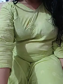 Snapshot of roshni_agrawal0 chatting on July 7, 2026, 10:52 am roshni agrawal0 online show from July 7, 2026, 10:52 am