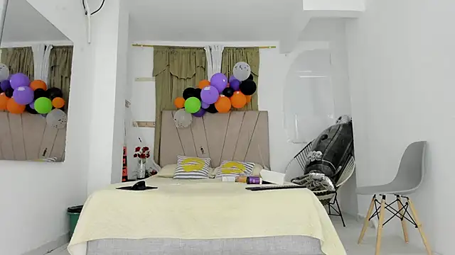 Lady miss    online show from October 27, 2025, 11:47 am