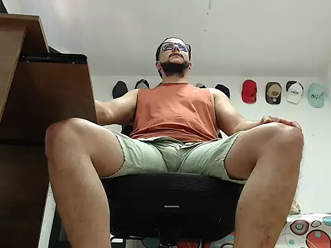 cloudsxxx online show from January 17, 2026, 2:55 pm