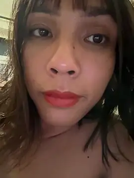 Snapshot of Ladyboyluxe chatting on February 27, 2026, 12:21 am Ladyboyluxe online show from February 27, 2026, 12:21 am