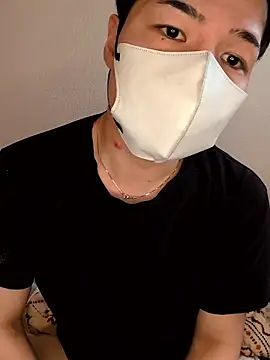 kqitooo online show from April 3, 2026, 5:05 am