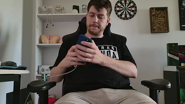 aaron nvk online show from February 4, 2026, 9:20 pm