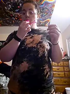 nuttiebuddy1 online show from September 26, 2025, 12:03 am