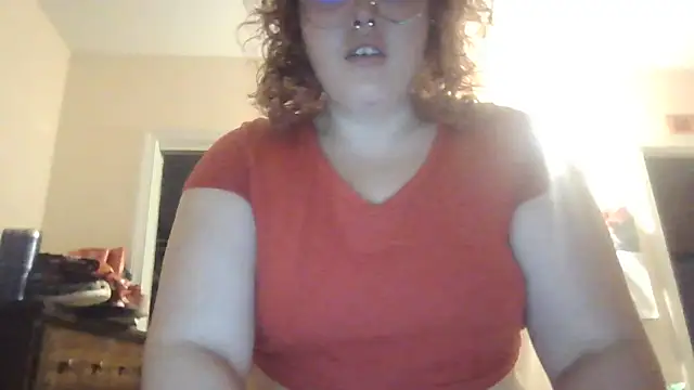 nuttiebuddy1 online show from October 9, 2025, 8:12 am