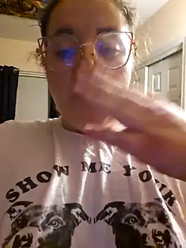 nuttiebuddy1 online show from October 23, 2025, 6:23 am