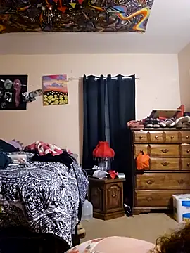 nuttiebuddy1 online show from November 8, 2025, 4:12 am