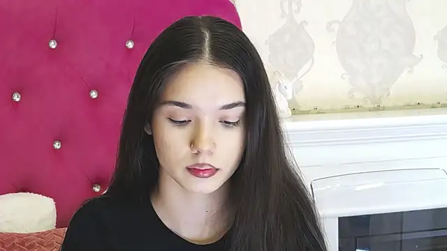 Snapshot of AlexisDevine chatting on February 26, 2026, 5:17 am AlexisDevine online show from February 26, 2026, 5:17 am