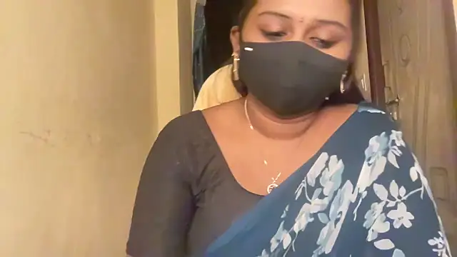 Snapshot of Pavani-Sexy chatting on February 28, 2026, 7:04 pm Pavani-Sexy online show from February 28, 2026, 7:04 pm