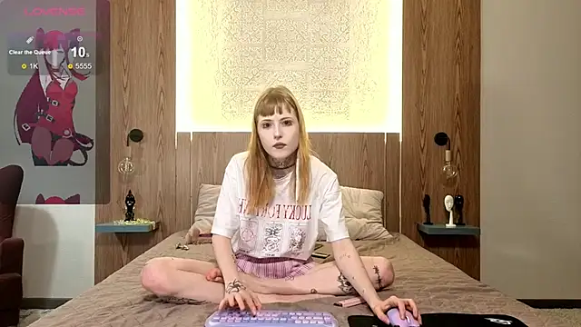 MilkMeSoftly online show from November 6, 2025, 8:26 am