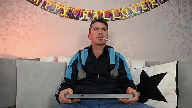 JuanKFit 45 online show from October 24, 2025, 1:51 pm