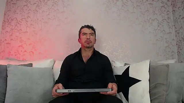 JuanKFit 45 online show from November 20, 2025, 1:33 pm