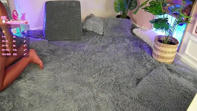 Snapshot of AnnieCouperr chatting on October 10, 2025, 7:57 pm AnnieCouperr online show from October 10, 2025, 7:57 pm