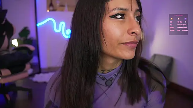 Snapshot of AnnieCouperr chatting on March 29, 2026, 7:58 pm AnnieCouperr online show from March 29, 2026, 7:58 pm