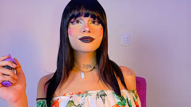 NATASHAA WINZ online show from November 26, 2025, 6:14 am