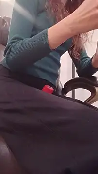 Snapshot of AnneNay chatting on November 13, 2025, 9:47 pm AnneNay online show from November 13, 2025, 9:47 pm