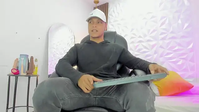 Ricky Owens1 online show from October 9, 2025, 12:58 pm