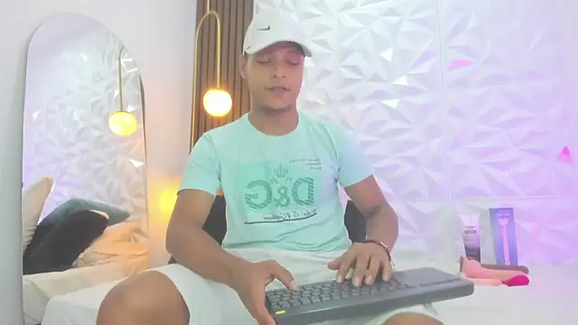 Ricky Owens1 online show from October 10, 2025, 2:05 pm