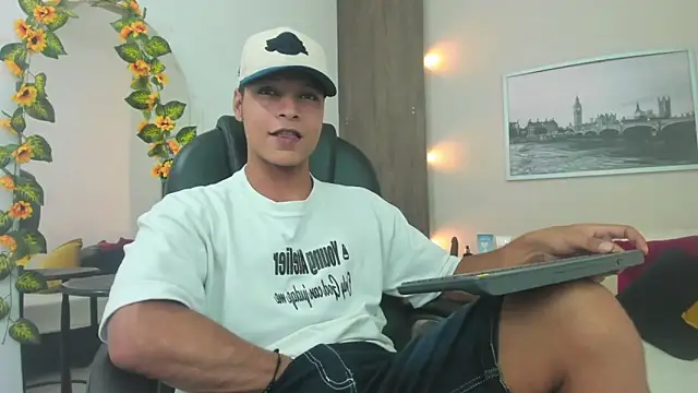 Ricky Owens1 online show from November 25, 2025, 7:25 pm