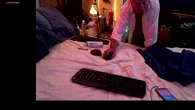 Pussyeat2please online show from February 15, 2026, 5:48 am