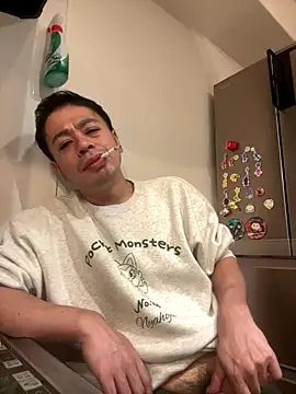 Snapshot of muut1215 chatting on November 10, 2025, 4:17 pm muut1215 online show from November 10, 2025, 4:17 pm