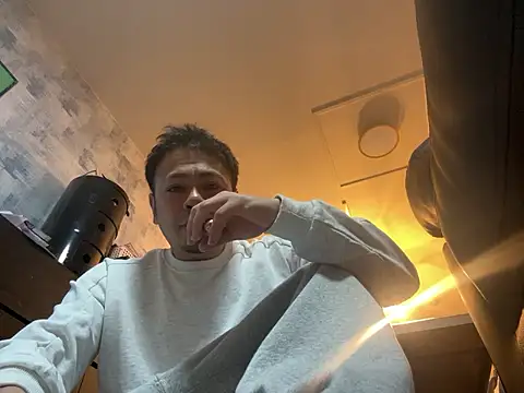 Snapshot of muut1215 chatting on March 2, 2026, 4:03 pm muut1215 online show from March 2, 2026, 4:03 pm