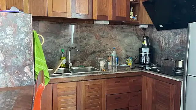 Stellamarbella online show from October 27, 2025, 5:44 am