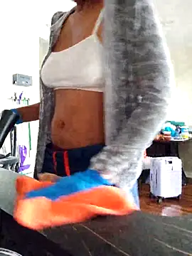 Snapshot of MzWettWett247 chatting on October 18, 2025, 1:56 pm MzWettWett247 online show from October 18, 2025, 1:56 pm