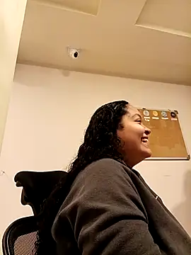 Snapshot of KITY_HILL chatting on February 12, 2026, 2:06 am KITY HILL online show from February 12, 2026, 2:06 am