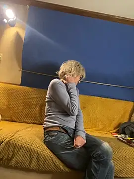 ladyboatlady online show from November 8, 2025, 4:29 pm