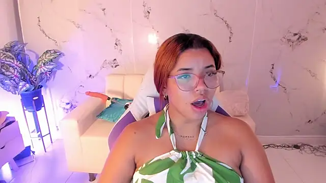 scarlett enjoy1 online show from September 19, 2025, 12:39 pm