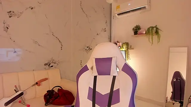 scarlett enjoy1 online show from September 24, 2025, 1:58 pm