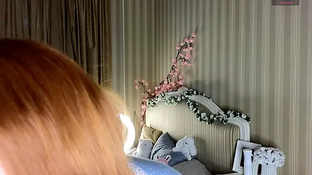 Snapshot of Juuulia_ chatting on March 6, 2026, 2:24 pm Juuulia online show from March 6, 2026, 2:24 pm